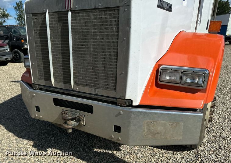image for item DN0750 2009 Kenworth  T800 semi truck