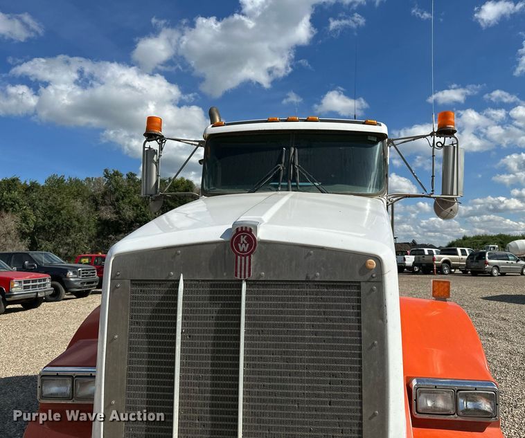 image for item DN0750 2009 Kenworth  T800 semi truck