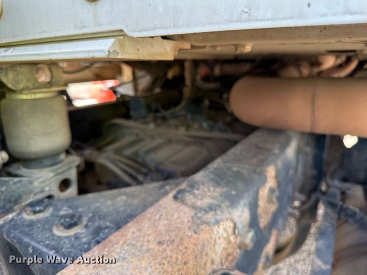 image for item DN0750 2009 Kenworth  T800 semi truck