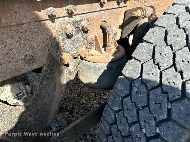 image for item DN0750 2009 Kenworth  T800 semi truck