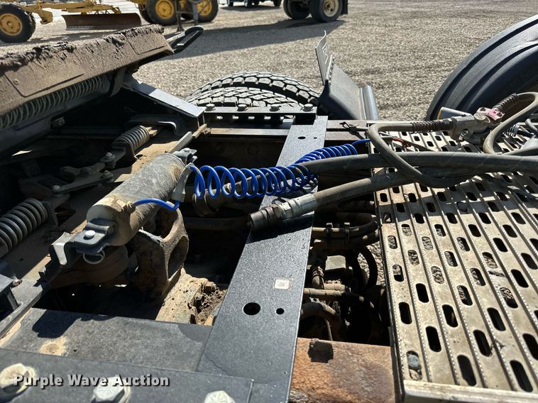 image for item DN0750 2009 Kenworth  T800 semi truck