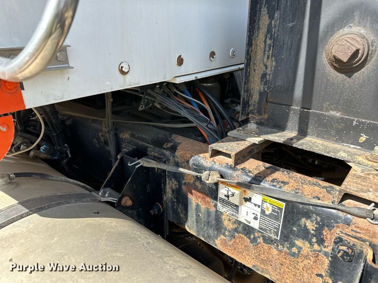 image for item DN0750 2009 Kenworth  T800 semi truck