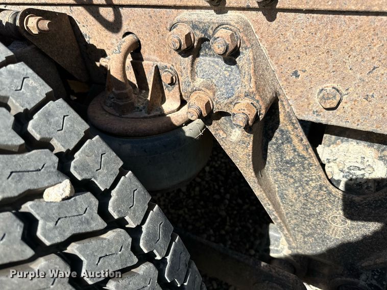 image for item DN0750 2009 Kenworth  T800 semi truck