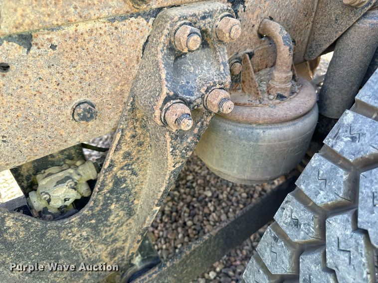 image for item DN0750 2009 Kenworth  T800 semi truck