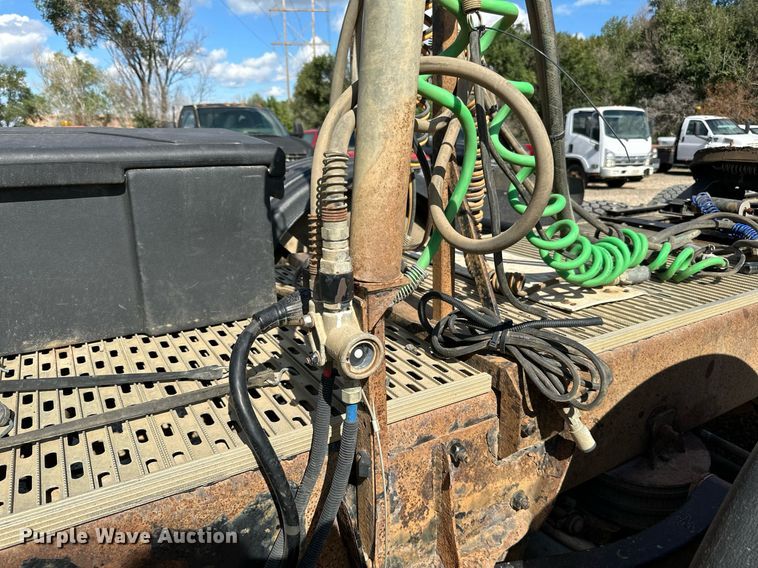 image for item DN0750 2009 Kenworth  T800 semi truck