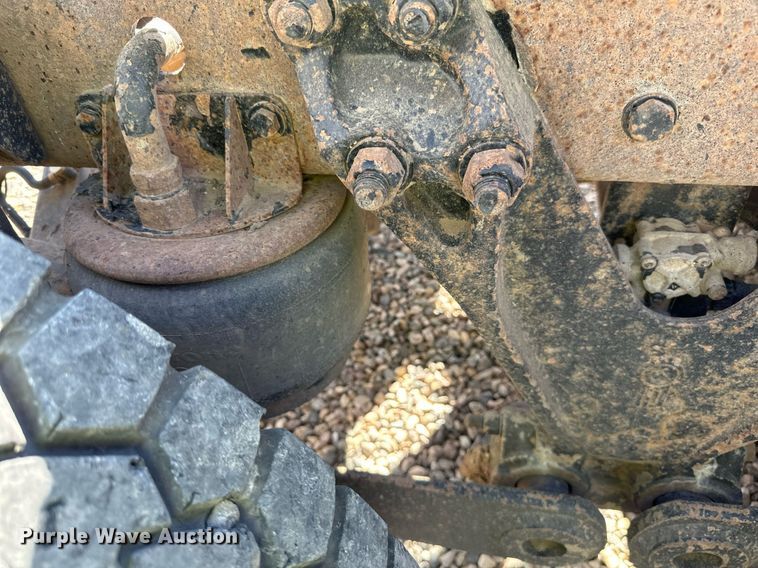 image for item DN0750 2009 Kenworth  T800 semi truck