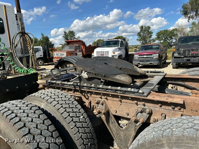 image for item DN0750 2009 Kenworth  T800 semi truck