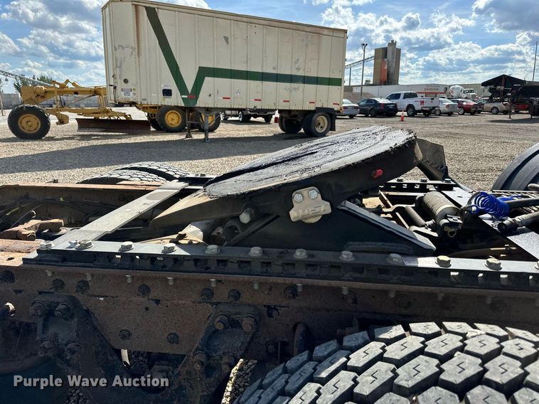 image for item DN0750 2009 Kenworth  T800 semi truck