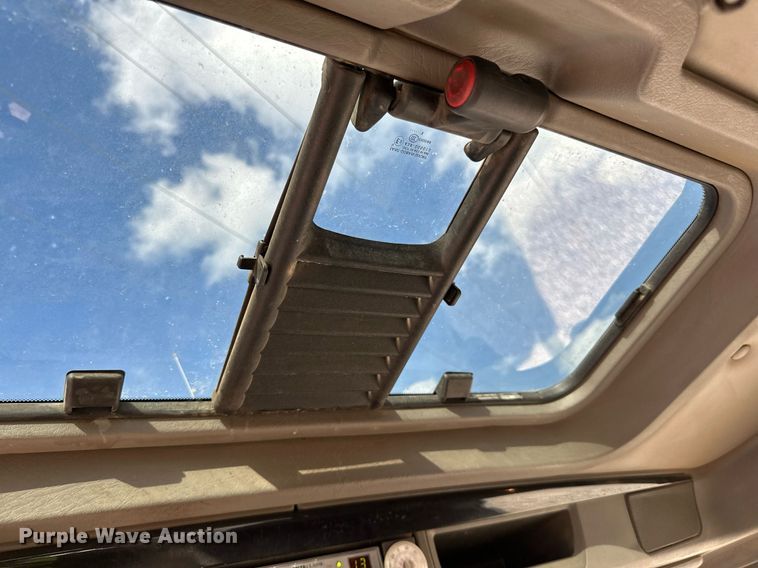 image for item DN0750 2009 Kenworth  T800 semi truck