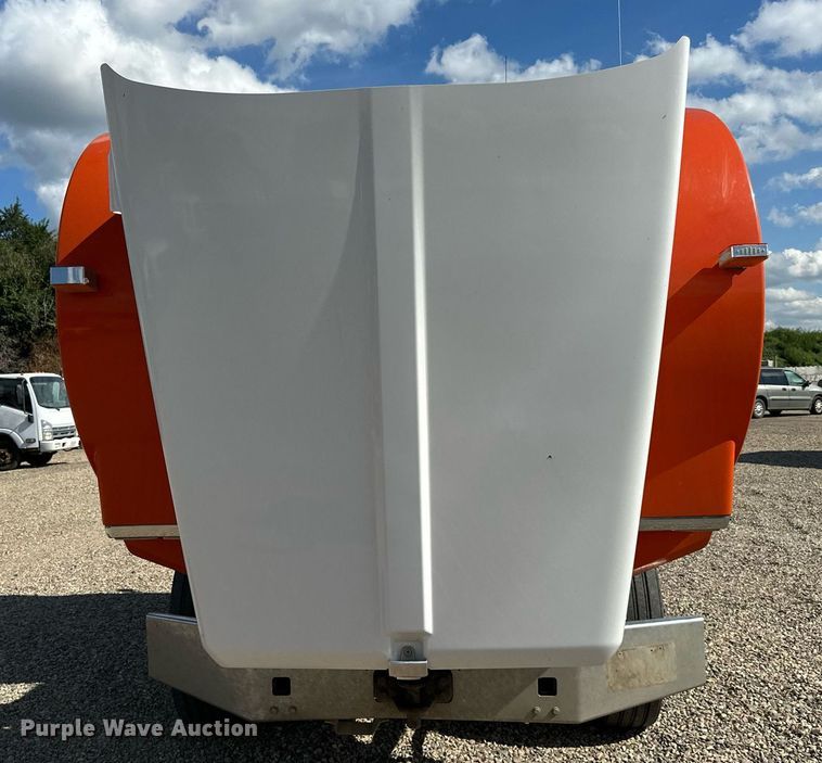 image for item DN0750 2009 Kenworth  T800 semi truck