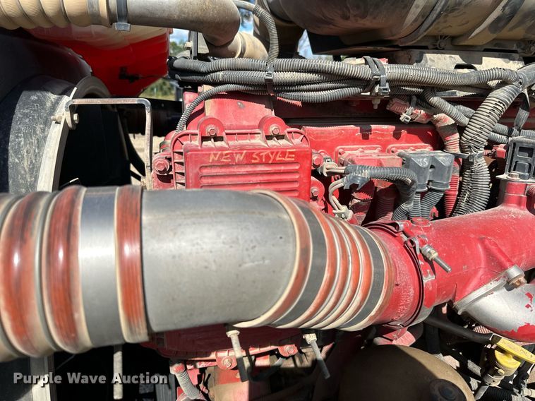 image for item DN0750 2009 Kenworth  T800 semi truck