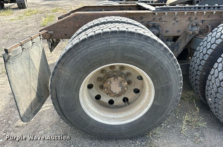 image for item DN0750 2009 Kenworth  T800 semi truck