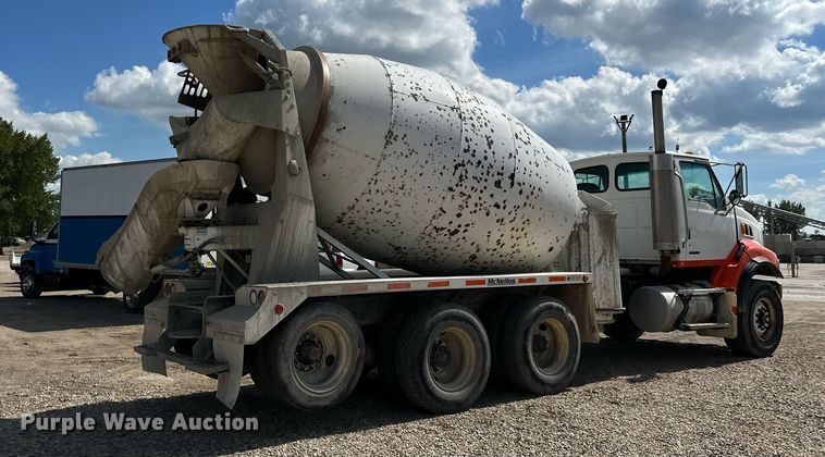 image for item DN0751 2005 Sterling  ready mix truck