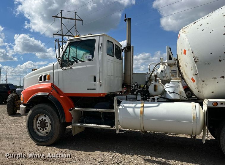 image for item DN0751 2005 Sterling  ready mix truck