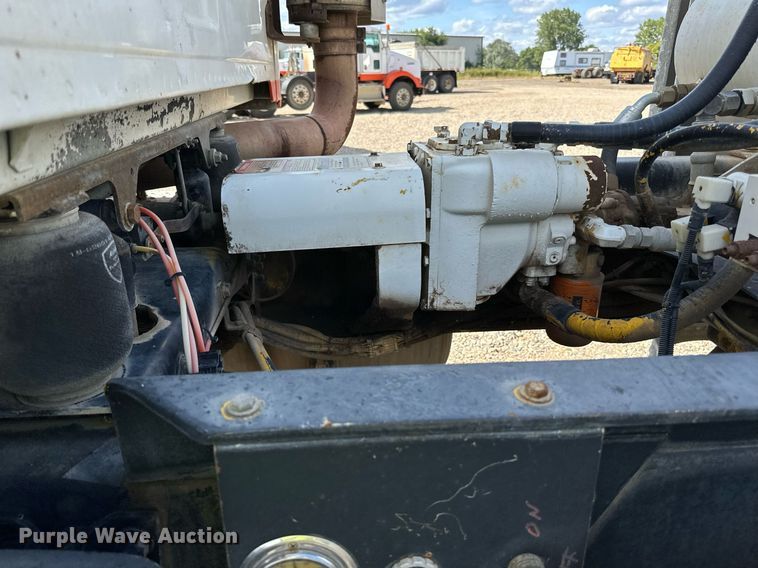 image for item DN0751 2005 Sterling  ready mix truck