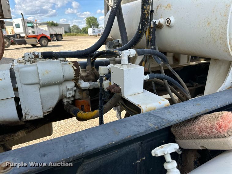 image for item DN0751 2005 Sterling  ready mix truck