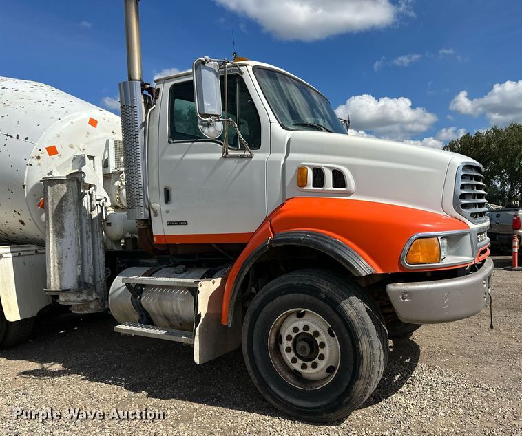 image for item DN0751 2005 Sterling  ready mix truck