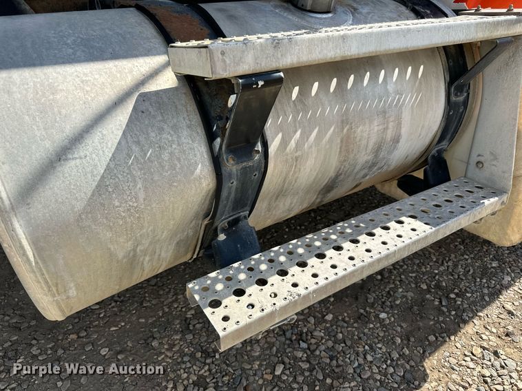 image for item DN0751 2005 Sterling  ready mix truck