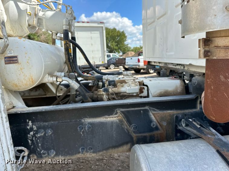 image for item DN0751 2005 Sterling  ready mix truck