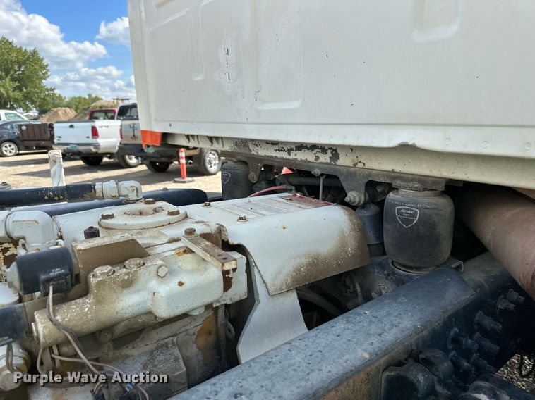 image for item DN0751 2005 Sterling  ready mix truck