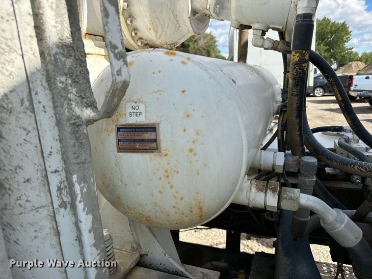 image for item DN0751 2005 Sterling  ready mix truck