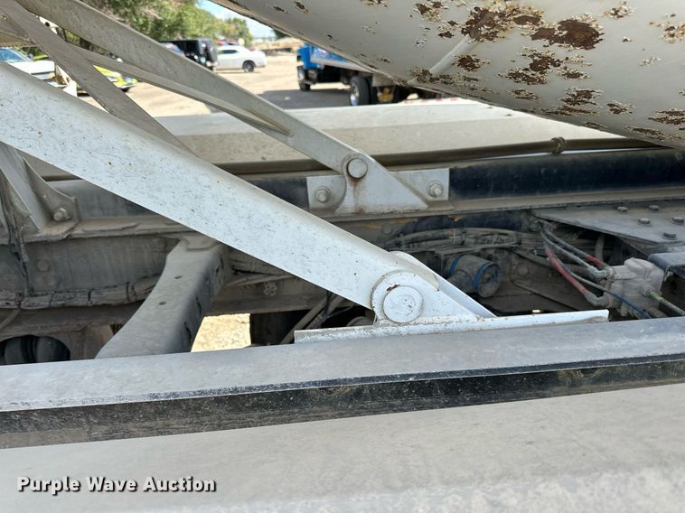 image for item DN0751 2005 Sterling  ready mix truck