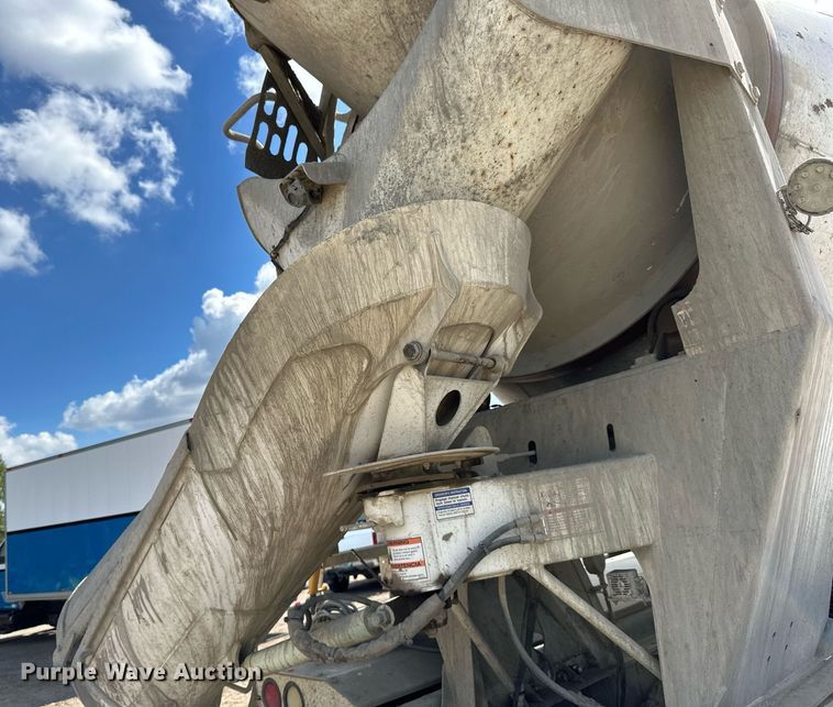 image for item DN0751 2005 Sterling  ready mix truck