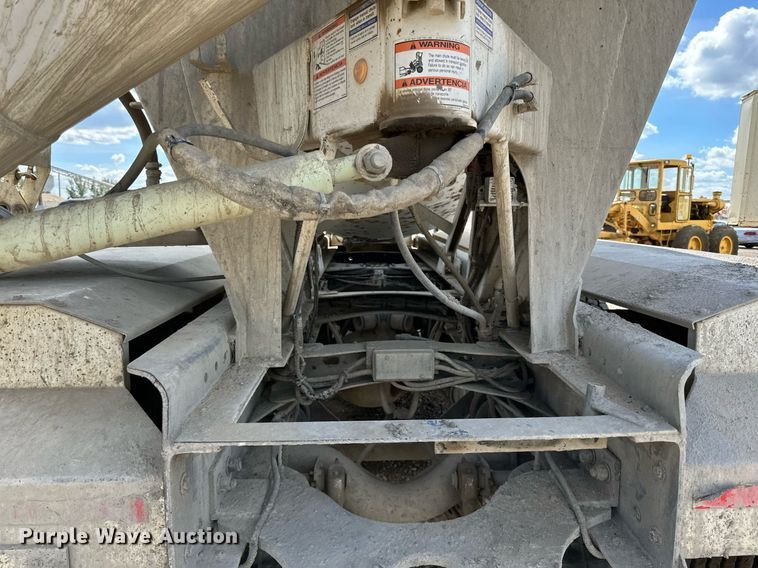 image for item DN0751 2005 Sterling  ready mix truck