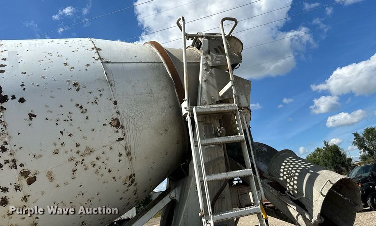 image for item DN0751 2005 Sterling  ready mix truck