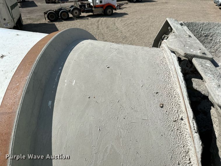 image for item DN0751 2005 Sterling  ready mix truck