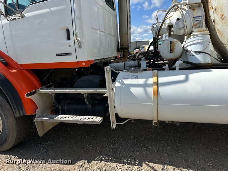 image for item DN0751 2005 Sterling  ready mix truck
