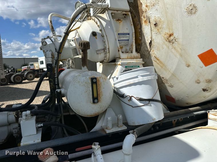 image for item DN0751 2005 Sterling  ready mix truck