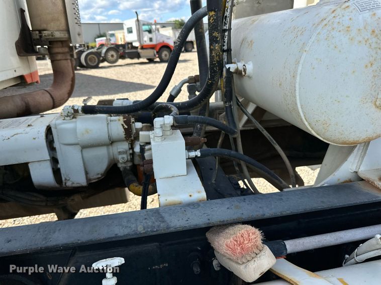 image for item DN0751 2005 Sterling  ready mix truck