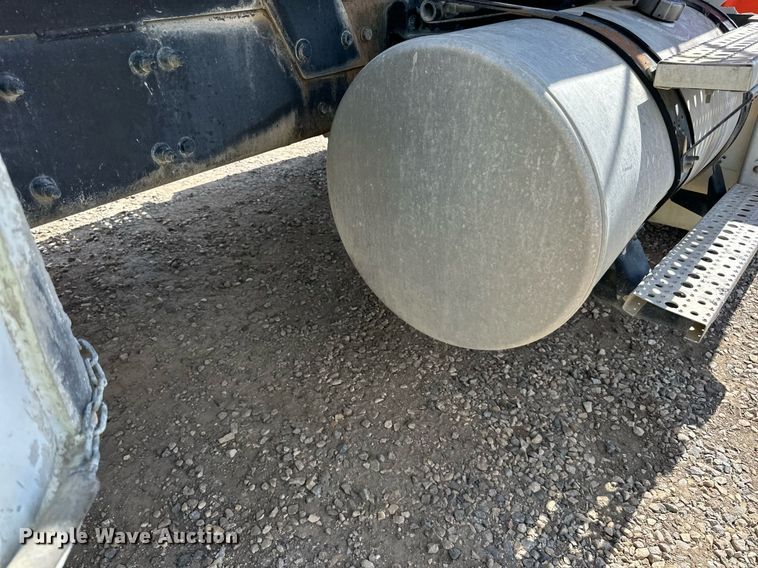 image for item DN0751 2005 Sterling  ready mix truck