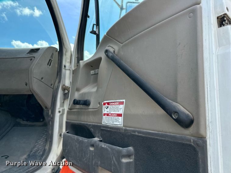 image for item DN0751 2005 Sterling  ready mix truck