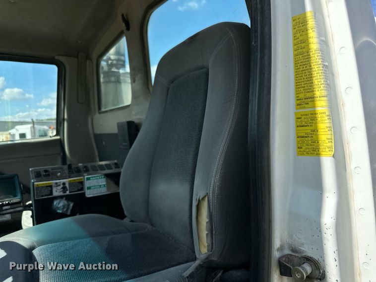 image for item DN0751 2005 Sterling  ready mix truck