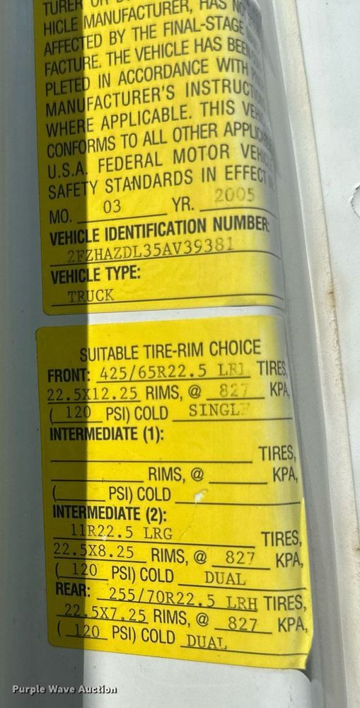 image for item DN0751 2005 Sterling  ready mix truck