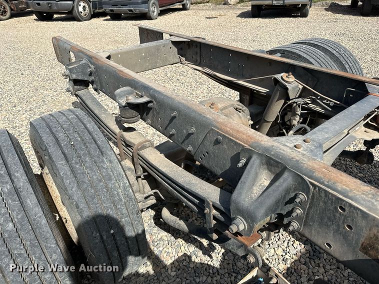 image for item DN0753 2005 GMC  C5500 truck cab and chassis