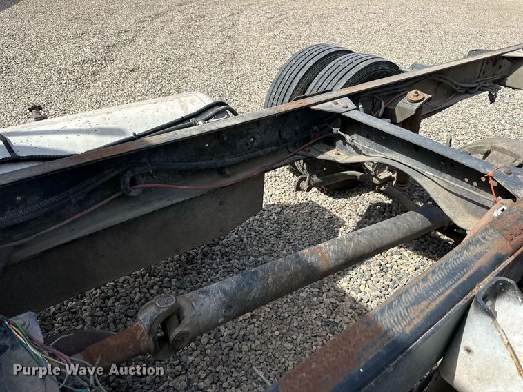 image for item DN0753 2005 GMC  C5500 truck cab and chassis