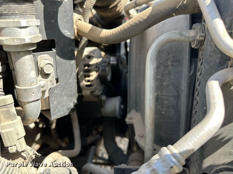 image for item DN0753 2005 GMC  C5500 truck cab and chassis