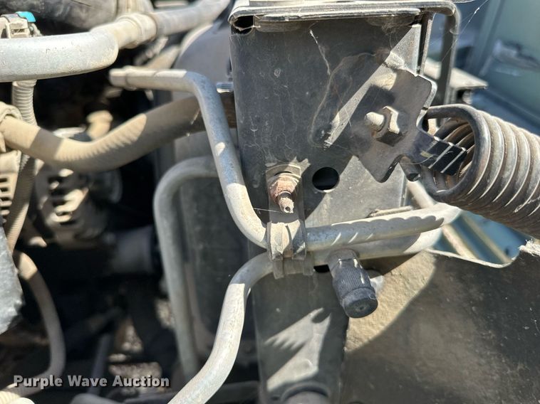 image for item DN0753 2005 GMC  C5500 truck cab and chassis