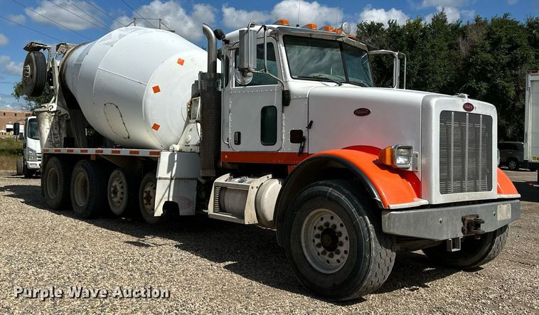 image for item DN0754 2007 Peterbilt  357 ready mix truck