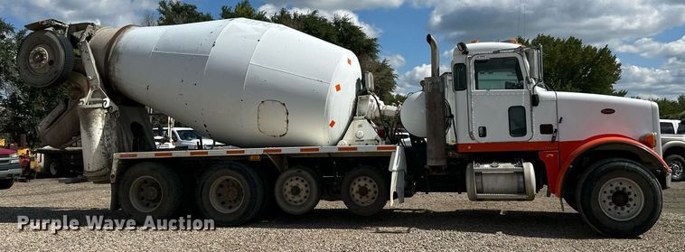 image for item DN0754 2007 Peterbilt  357 ready mix truck