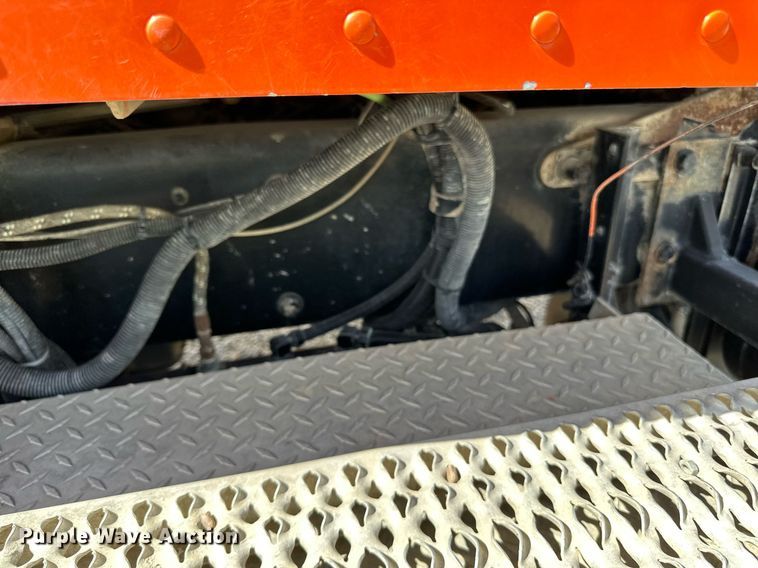 image for item DN0754 2007 Peterbilt  357 ready mix truck