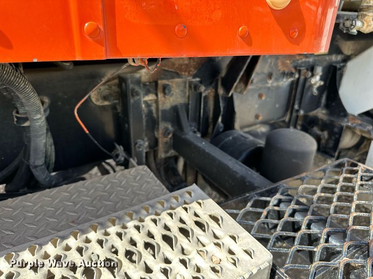 image for item DN0754 2007 Peterbilt  357 ready mix truck