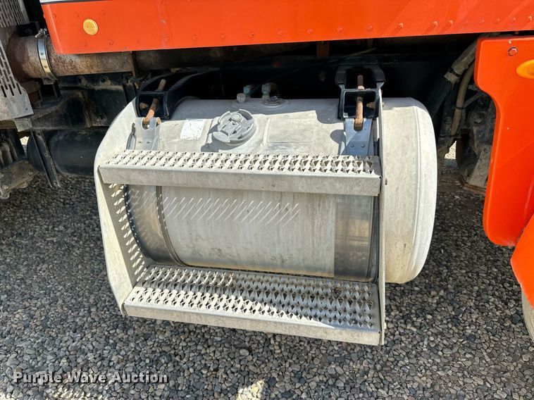 image for item DN0754 2007 Peterbilt  357 ready mix truck