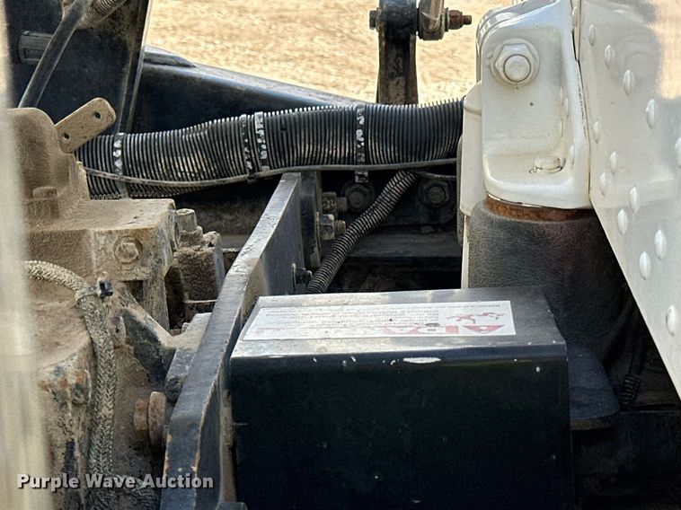 image for item DN0754 2007 Peterbilt  357 ready mix truck