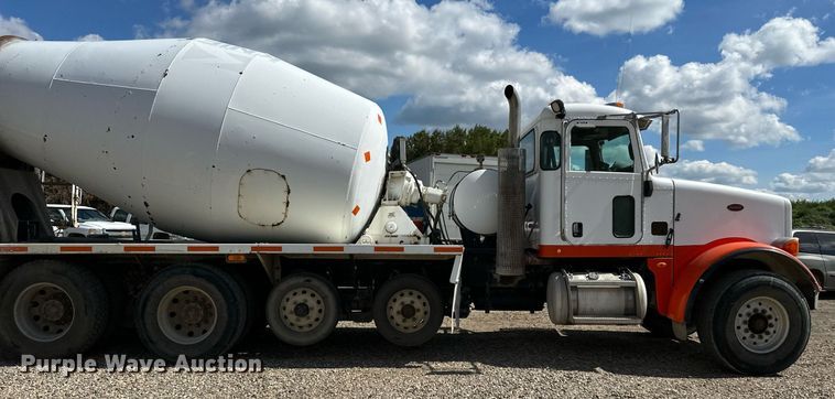 image for item DN0754 2007 Peterbilt  357 ready mix truck