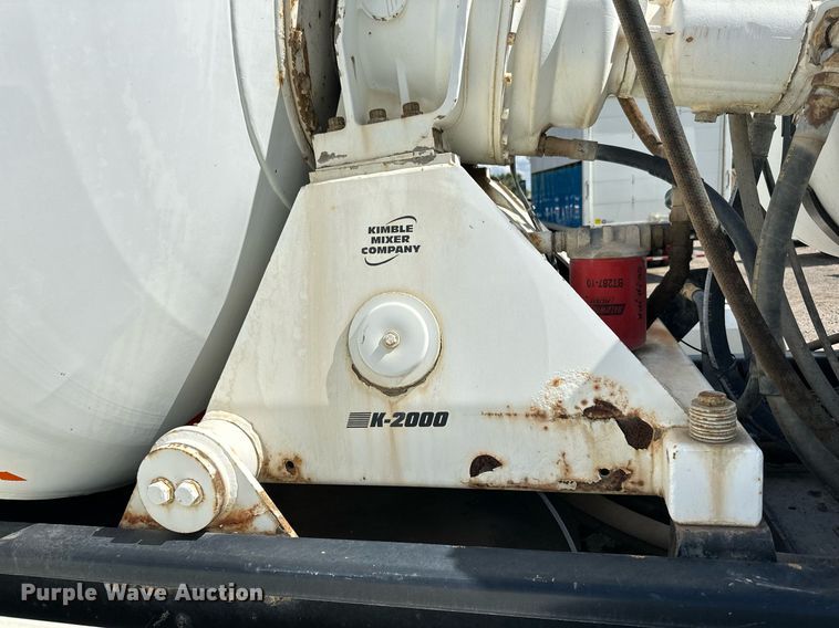 image for item DN0754 2007 Peterbilt  357 ready mix truck