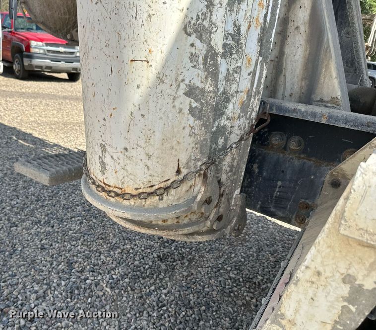 image for item DN0754 2007 Peterbilt  357 ready mix truck